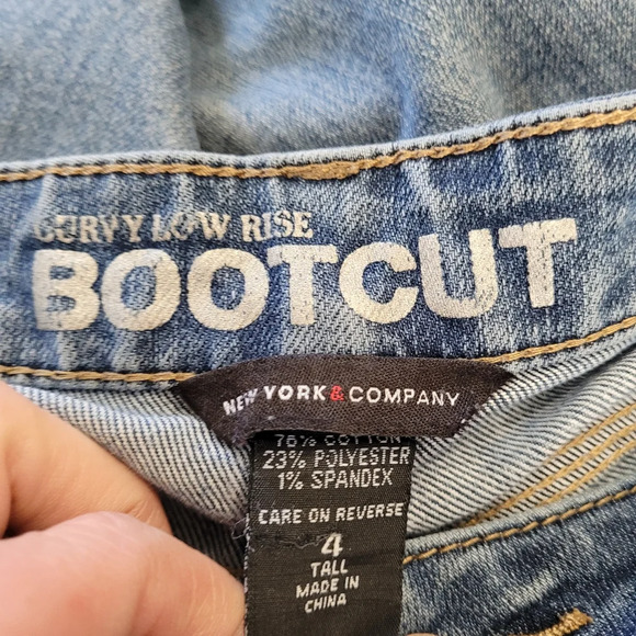 New York & Company Curvy Low Rise Bootcut Medium Wash Jeans Size Women's 4 Tall - Picture 9 of 10